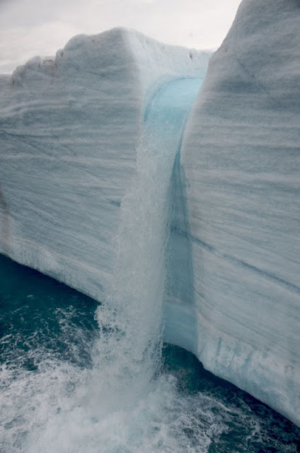 glacier-waterfalls-1[7].jpg